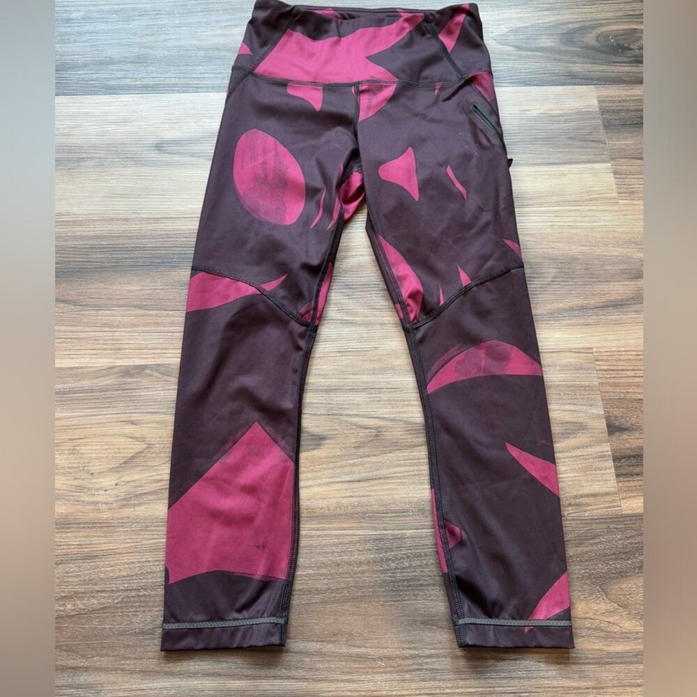 LULULEMON All Sport 23" Crop Legging in Purple and Black‎ Size 4